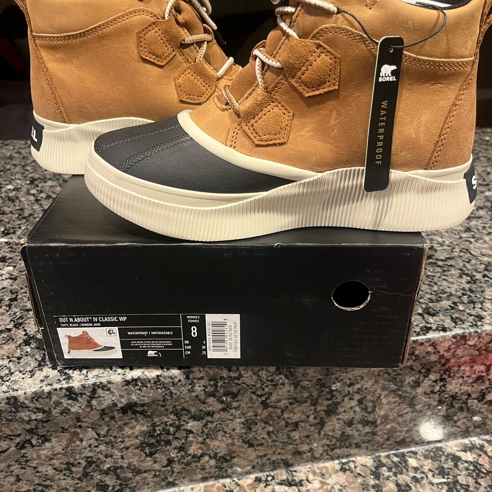 Sorel Men's Waterproof Tan and Black Boots